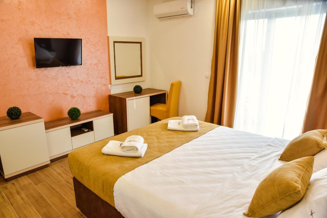 Heaven Lux Ulcinj Hotel Exterior photo