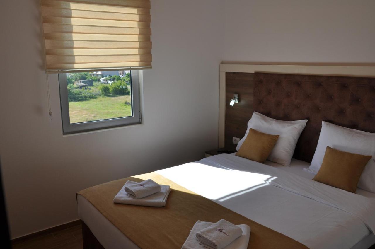 Heaven Lux Ulcinj Hotel Exterior photo