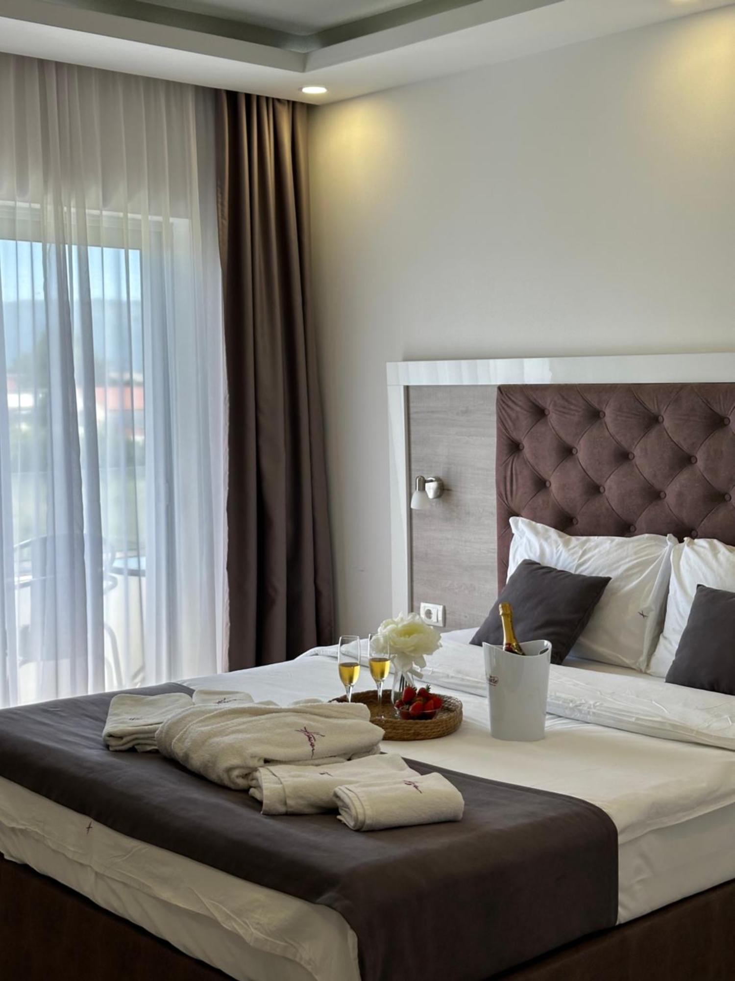 Heaven Lux Ulcinj Hotel Exterior photo