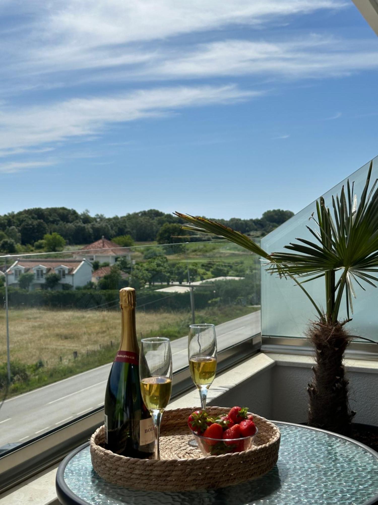 Heaven Lux Ulcinj Hotel Exterior photo